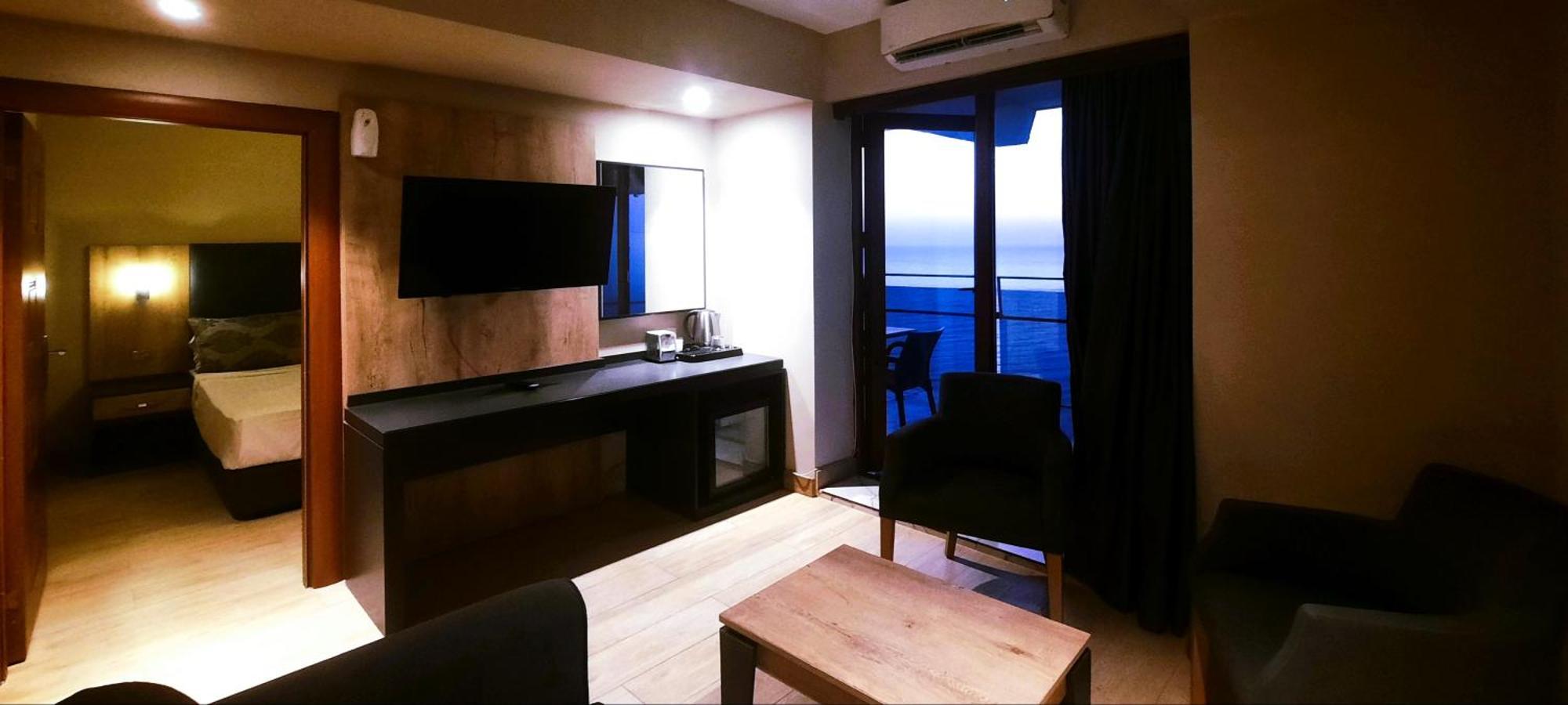 Ashtal Beach Hotel Batumi Kültér fotó